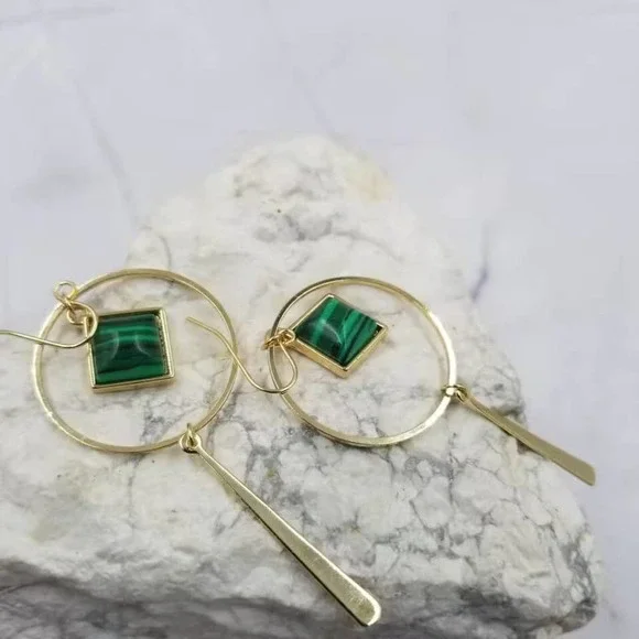 Green Stone Long Paddle Circle Dangle Earrings - Picture 1 of 2